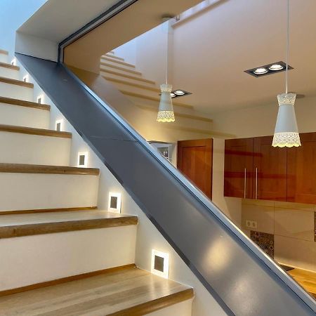 בודפשט Penthouse W Private Rooftop And Free Parking מראה חיצוני תמונה