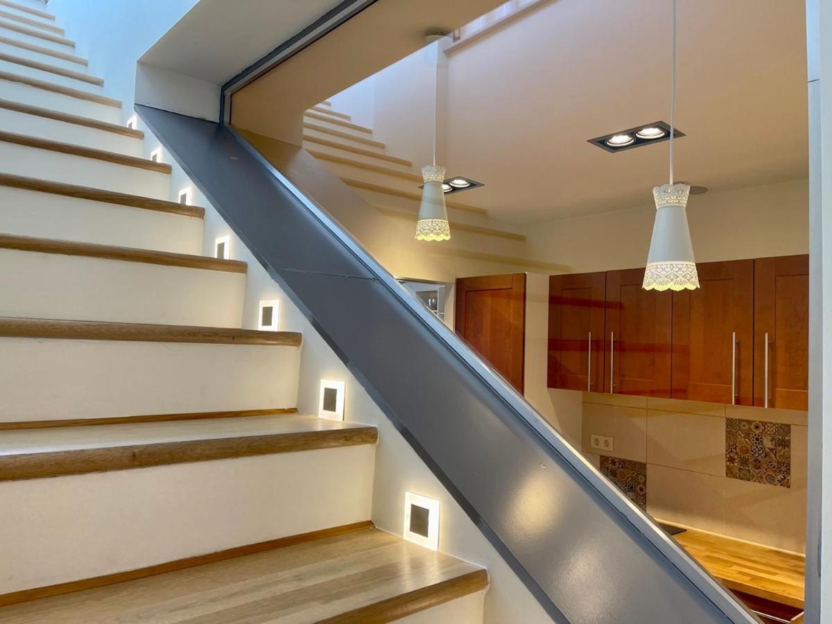 בודפשט Penthouse W Private Rooftop And Free Parking מראה חיצוני תמונה