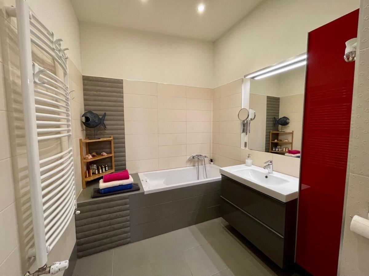 בודפשט Penthouse W Private Rooftop And Free Parking מראה חיצוני תמונה